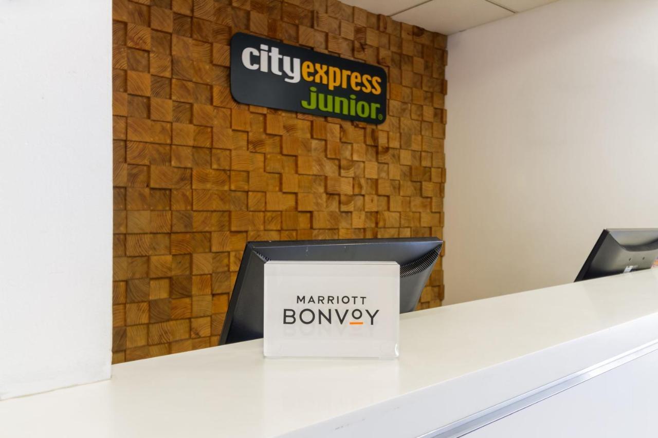City Express Junior By Marriott Tuxtla Gutierrez Poliforum Exterior photo